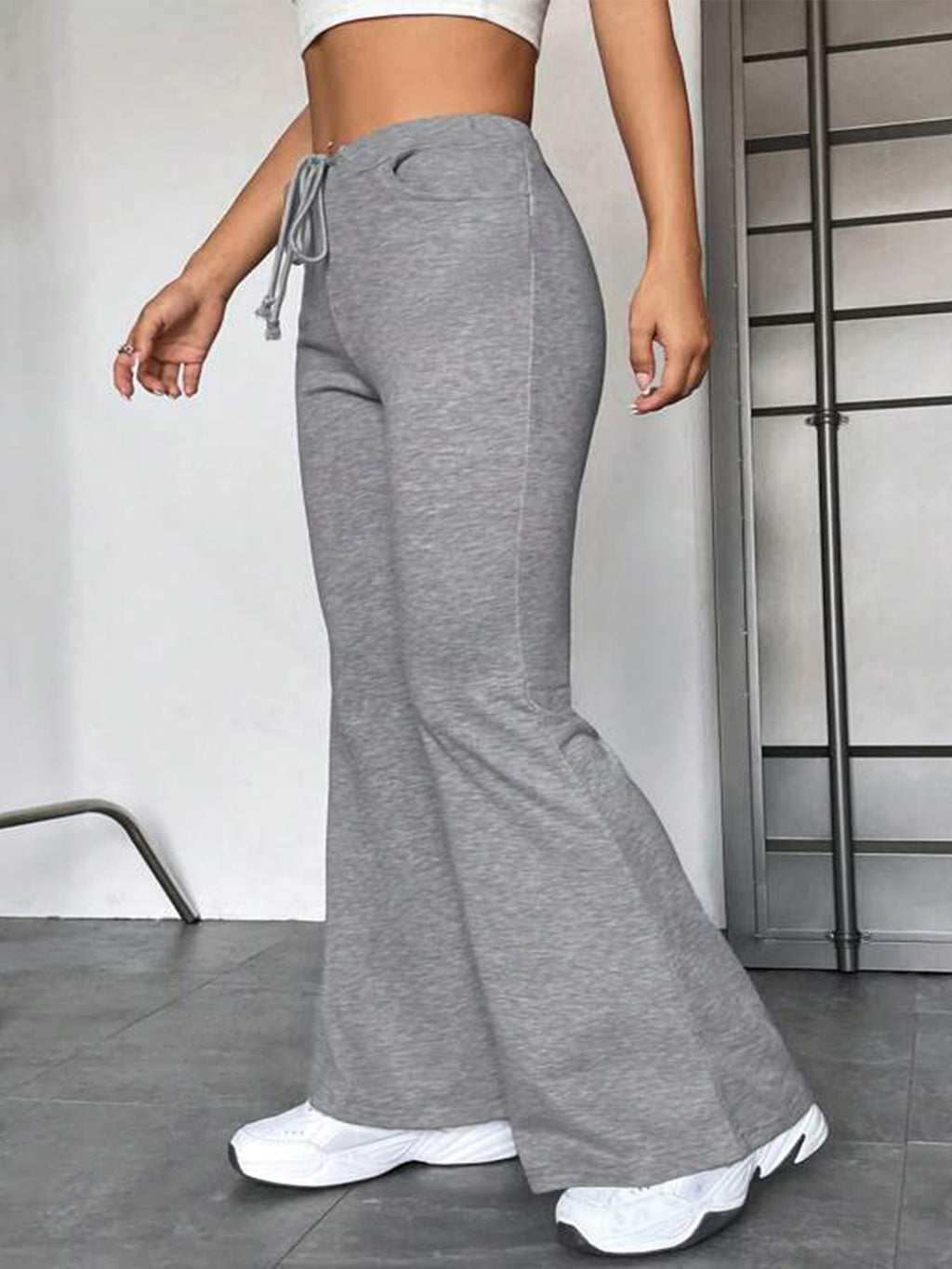 High-Waist Flare Yoga Pants with Pockets – Soft Pilates Fit
