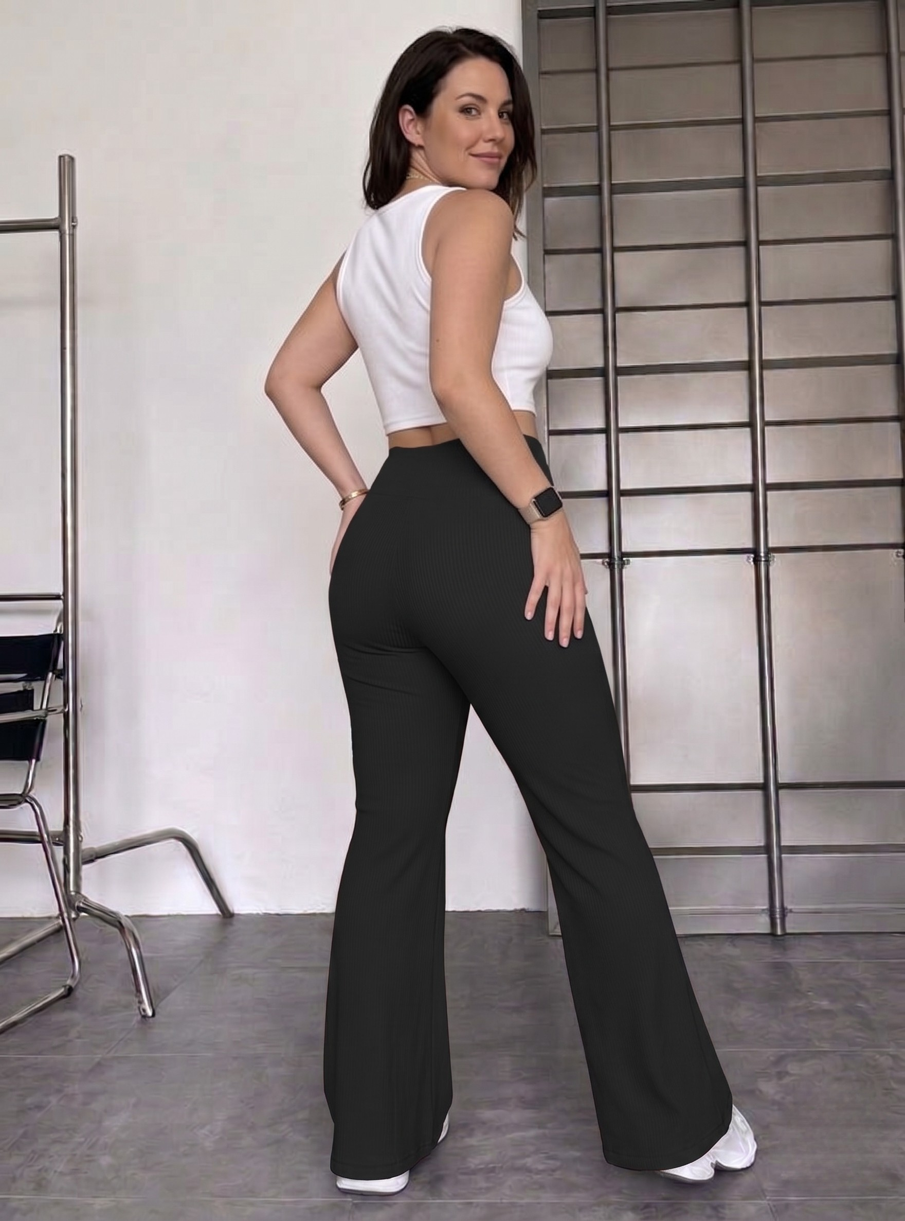 High-Waist Flare Yoga Pants with Pockets – Soft Pilates Fit